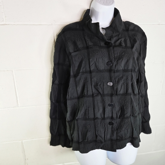 Liv By Habitat Black Pucker Textured Button Lagenlook Blouse - Picture 7 of 10